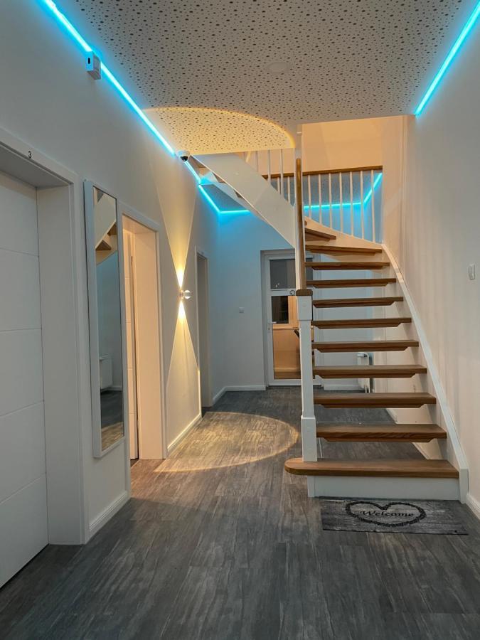 Citygluecknms - Direkt Am Bahnhof Und Einkaufszentrum Neumünster Buitenkant foto