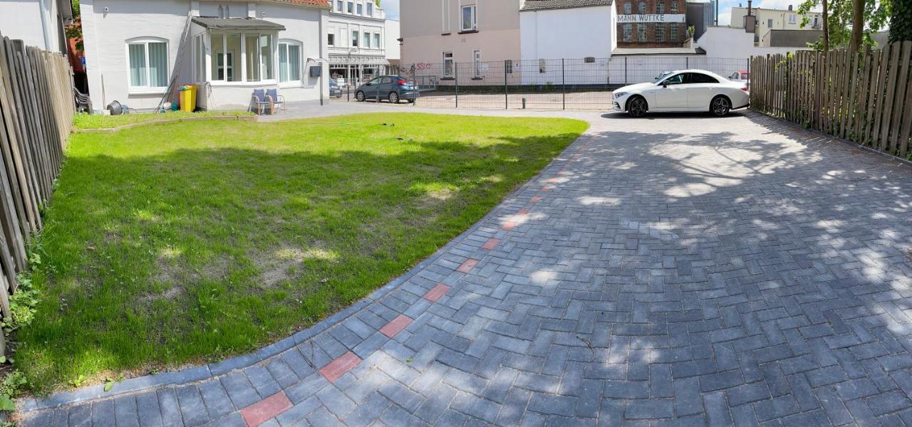 Citygluecknms - Direkt Am Bahnhof Und Einkaufszentrum Neumünster Buitenkant foto